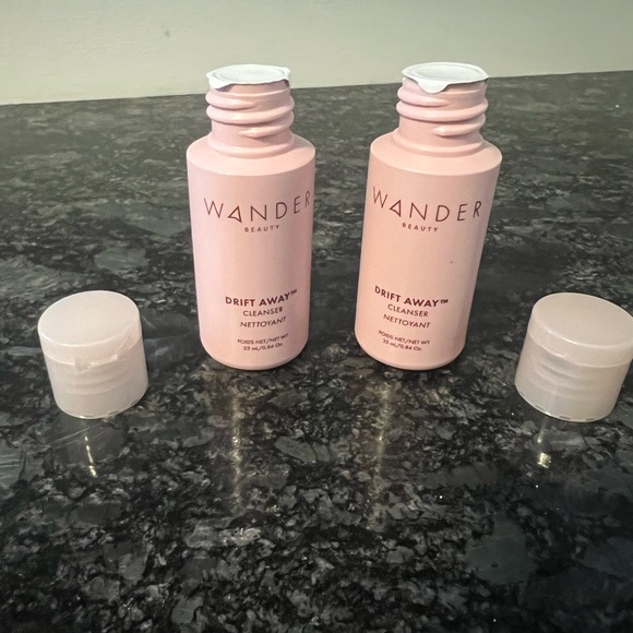 NWT Wander Beauty Drift Away Cleanser (2 included) - Picture 4 of 4